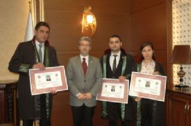 Genç Avukatlar cüppe giydi