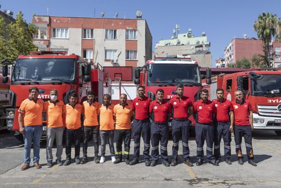 MU�LA VE ANTALYA YANGINLARINA DESTE�E G�DEN �TFA�YE EK�PLER� MERS�N�DE