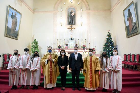 MERS�N B.�EH�R BELED�YE BA�KANI SE�ER KATOL�K K�L�SES�NDE NOEL AY�N�NE KATILDI