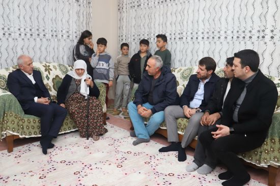 BA�KAN MUSTAFA G�LTAK�TAN , TER�R MA�DURU A�LEYE YARDIM 