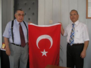  THK’dan 69 Okula T�rk Bayra��