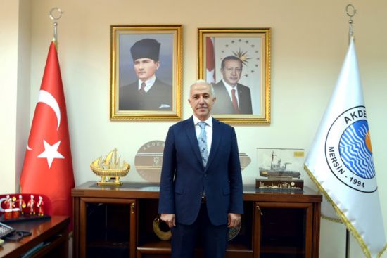 Akdeniz Belediye Ba�kan�  Mustafa G�ltak�tan 10 Kas�m Mesaj�