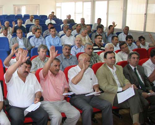 Toroslar Belediye Meclisi konuklar�yla topland�