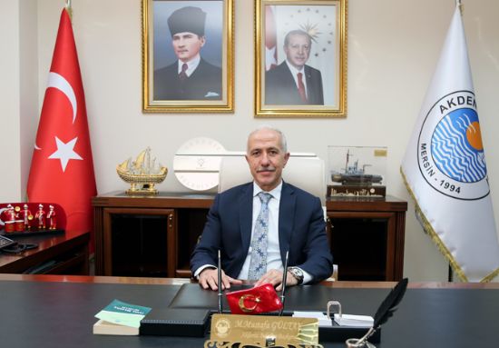 Akdeniz Belediye Ba�kan� Mustafa G�ltak:  �Cumhuriyetimizin 96�nc� Ya�� Kutlu Olsun�