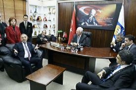 CHP Genel Başkan Yardımcıları Mezitli Belediyesi’ni ziyaret etti