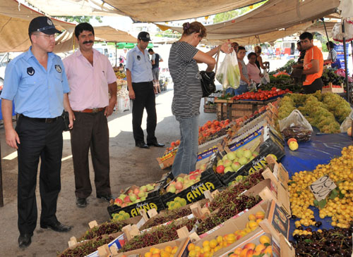 Yeni�ehir  Zab�ta ekipleri pazaryeri denetimlerini s�rd�recek