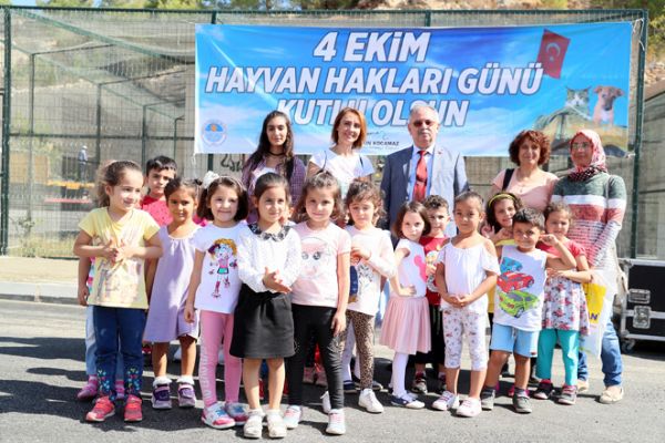 BÜYÜKŞEHİR HAYVANSEVER MİNİKLERİ AĞIRLADI 