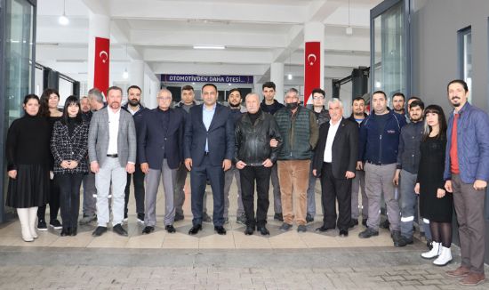 BA�KAN YILMAZ, OTOMOT�V SEKT�R�NDE H�ZMET VEREN ESNAFLA B�R ARAYA GELD�