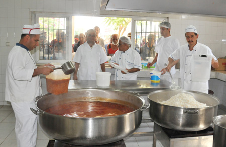 Yeni�ehir Belediyesi A�evi Ramazana Haz�r