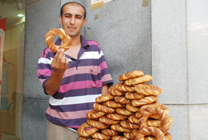Mersin�de 90 gram simit 50 kuru�.