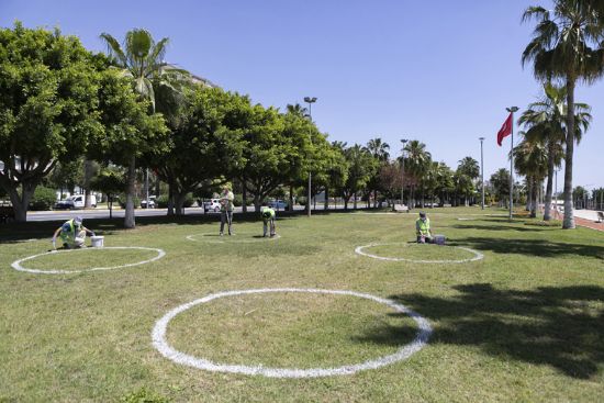 MERS�NDE SAH�LE SOSYAL MESAFE �EMBER�