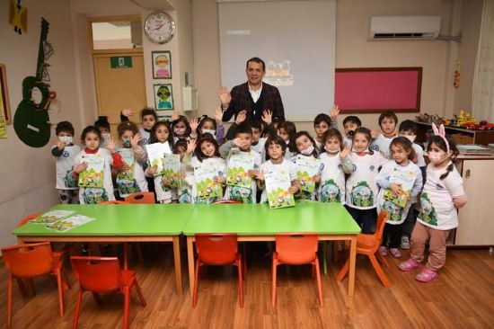 BA�KAN �ZY���T, YEN��EH�RL� M�N�K �EVREC�LERLE B�R ARAYA GELD�