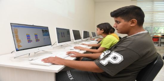 GELECE��N B�L�M �NSANLARI YEN��EH�R’DE YET���YOR 