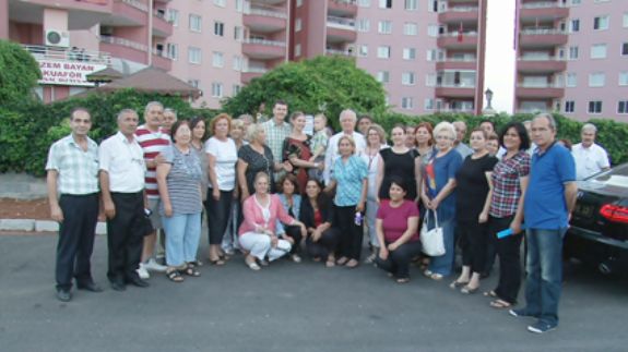 Başkan Yıldırım site sakinleriyle görüşüyor