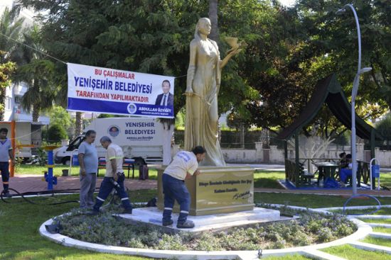 YEN��EH�R�E BARI� HEYKEL�