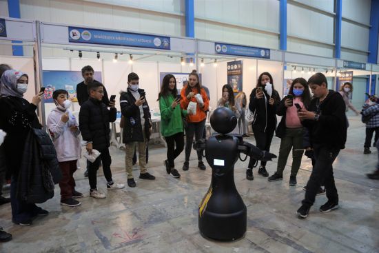 TOROSLAR BELED�YESݒN�N M�N� ADA ROBOTU MERS�N B�L�M �ENL��ݒN�N G�ZDES� OLDU