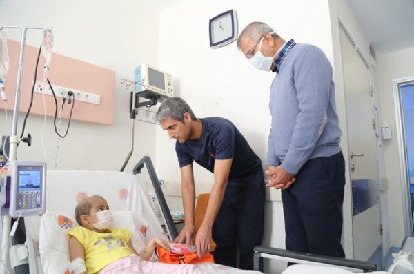 Tarhan’dan Lösemili çocuklara moral ziyareti