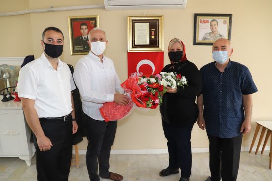 BA�KAN G�LTAK, �EH�T ANNELER�N� Z�YARET ETT�