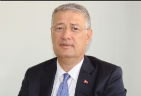 Milletimizin sandıkta gösterdiği iradeye saygılıyız. 