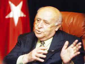 Baba bir kez daha uyard�